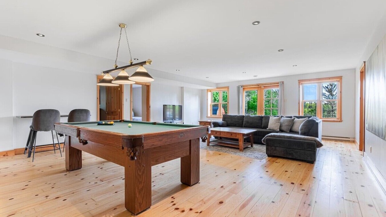 Photo of Livingroom in Fiddler Lake Resort