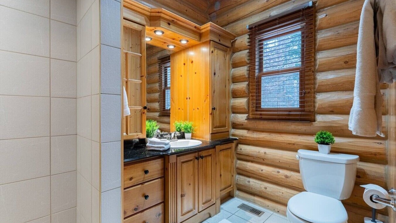 Photo of Bathroom in Fiddler Lake Resort