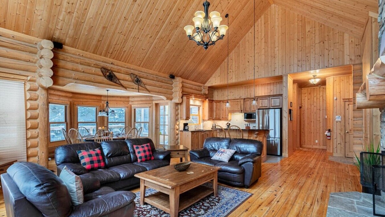 Photo of Livingroom in Fiddler Lake Resort