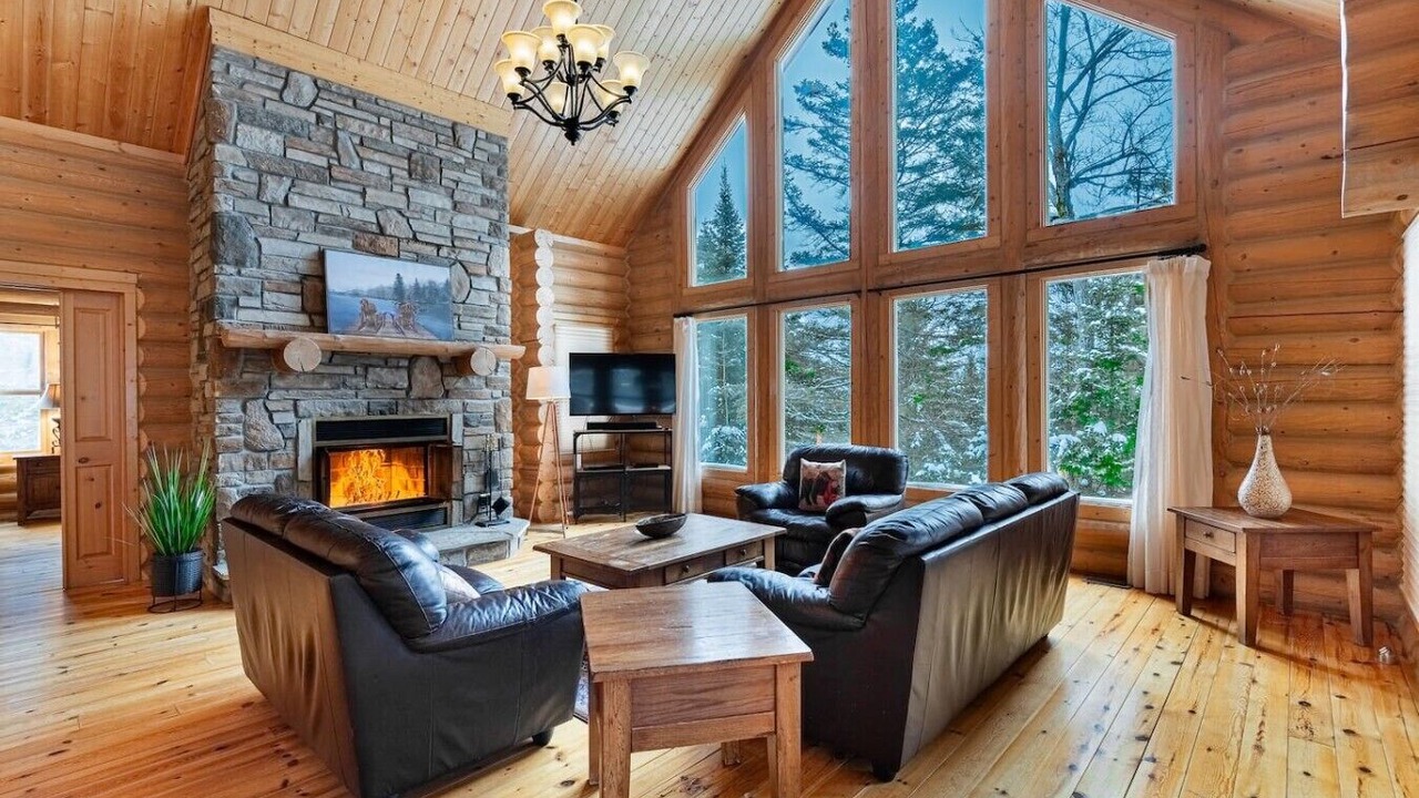 Photo of Livingroom in Fiddler Lake Resort