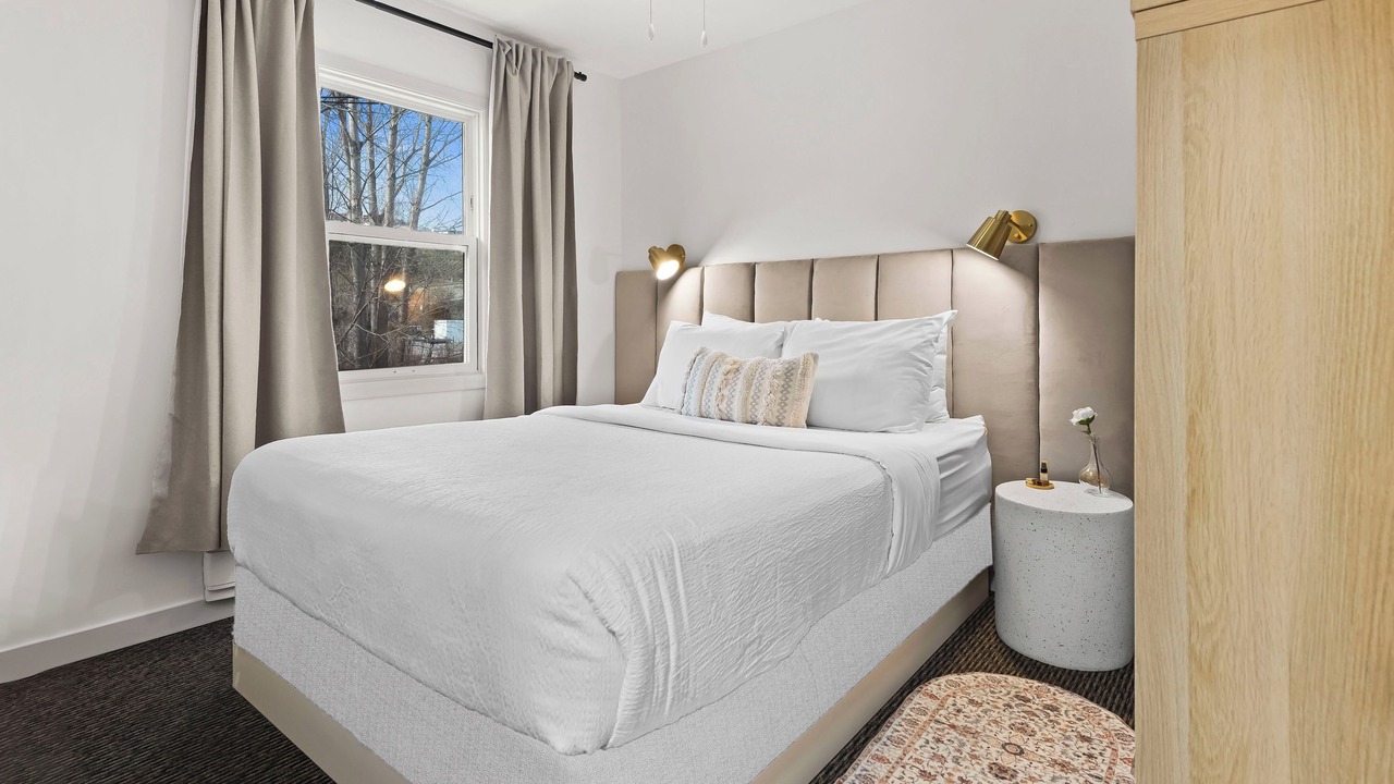 Photo of Bedroom in Okanagan-Similkameen