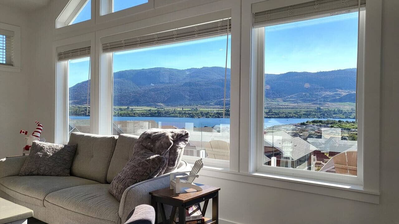 Photo of Livingroom in Okanagan-Similkameen