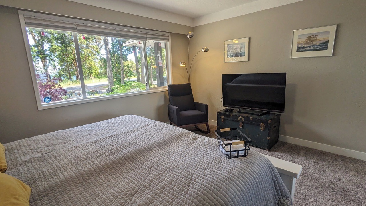 Photo of Bedroom in Colwood