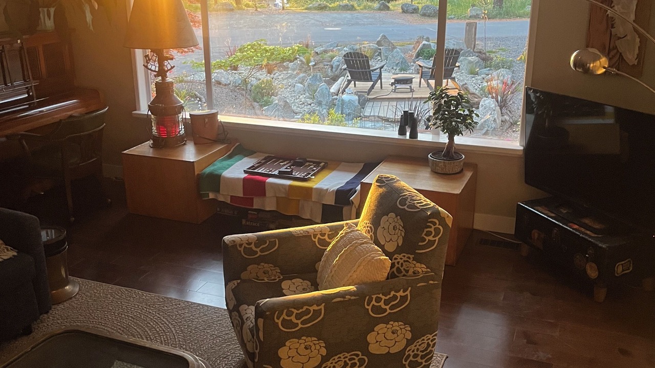 Photo of Livingroom in Colwood