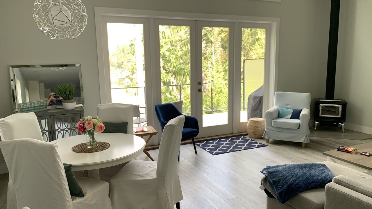 Photo of Livingroom in Salt Spring Island