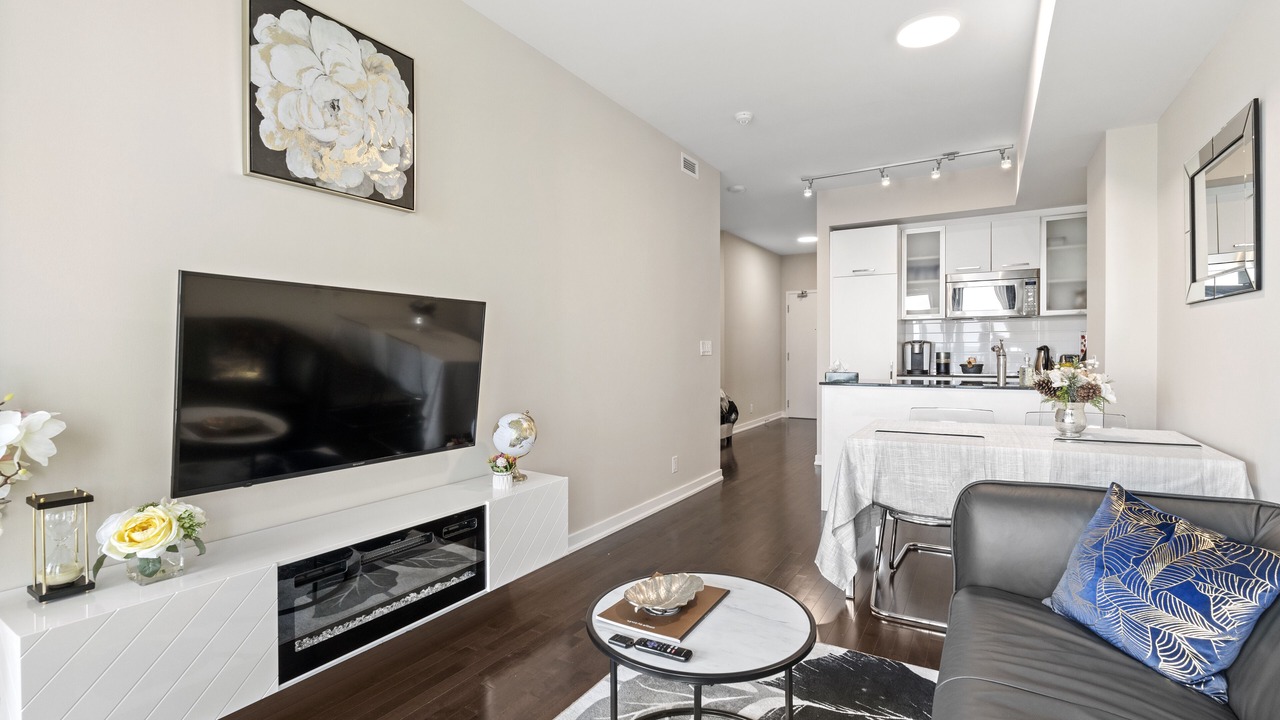Photo of Livingroom in Toronto Entertainment District