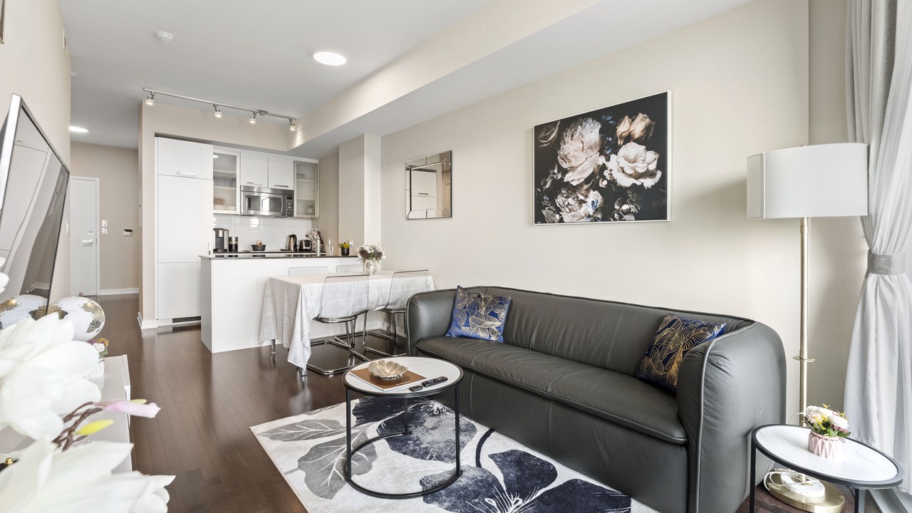 Photo of Livingroom in Toronto Entertainment District