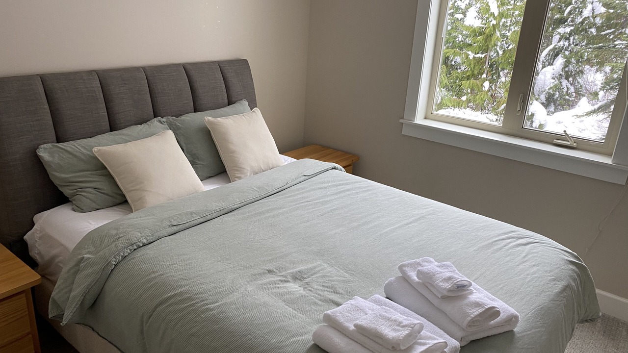 Photo of Bedroom in Courtenay