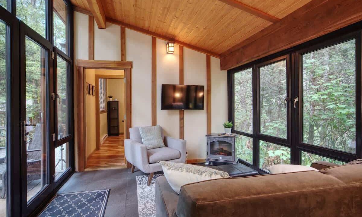 Photo of Livingroom in Port Renfrew