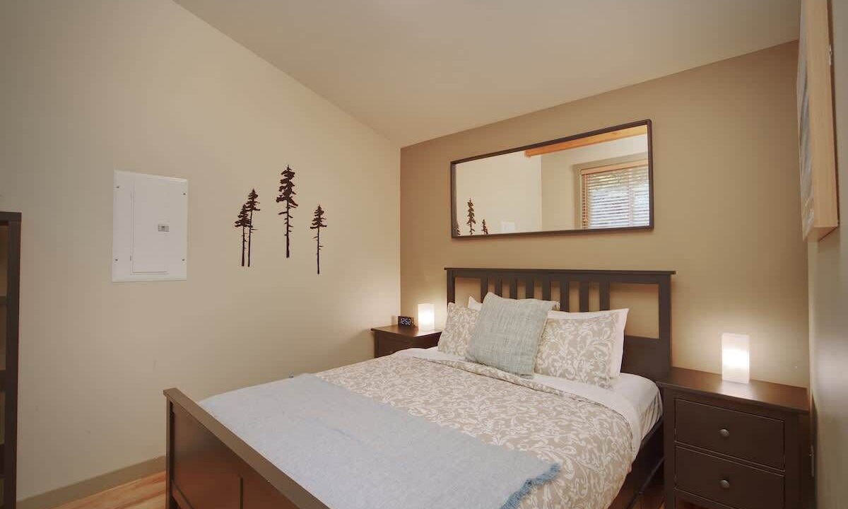 Photo of Bedroom in Port Renfrew