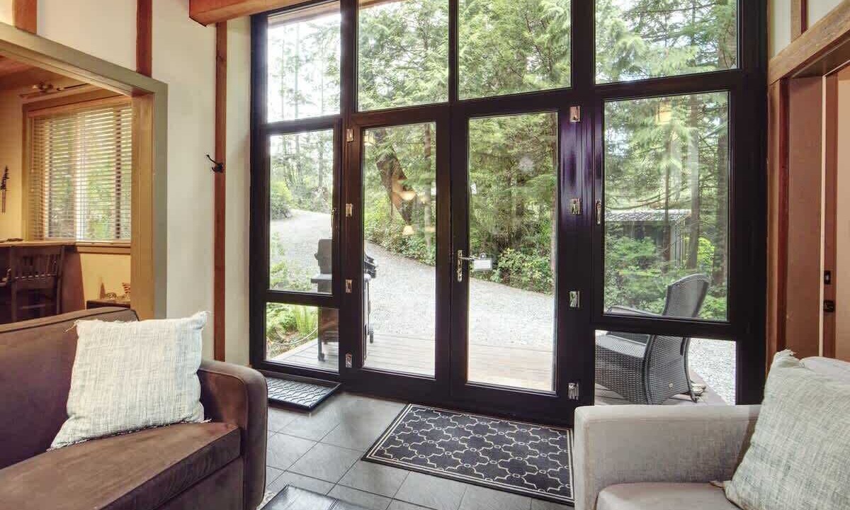 Photo of Livingroom in Port Renfrew