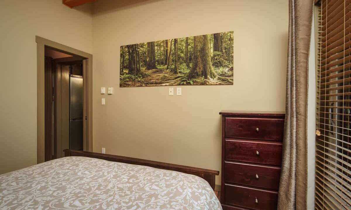 Photo of Bedroom in Port Renfrew