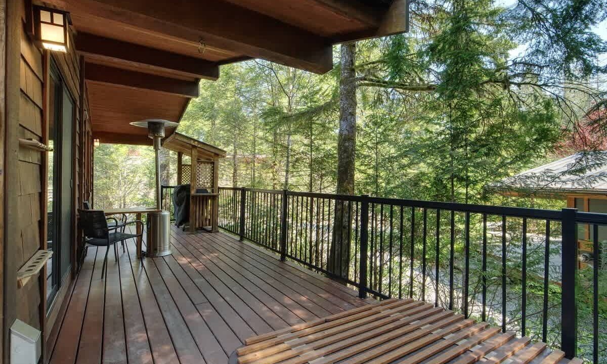 Photo of Patio Balcony in Port Renfrew
