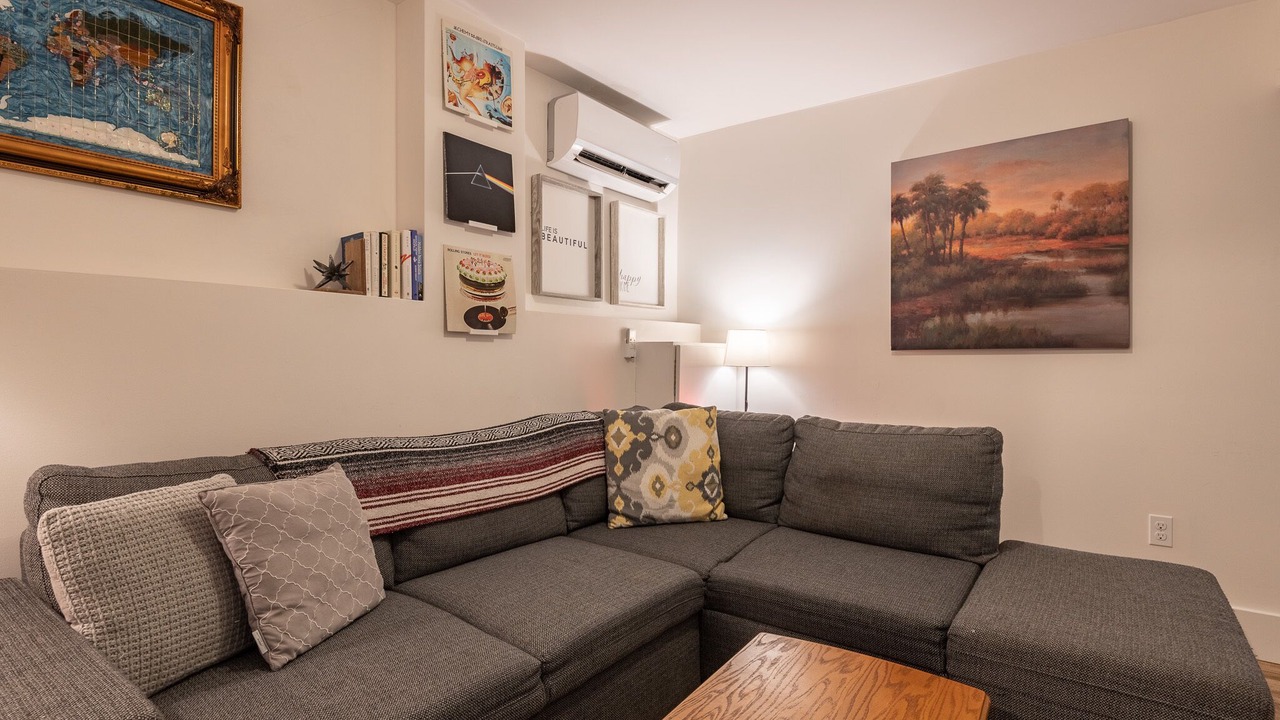 Photo of Livingroom in Newport Landing