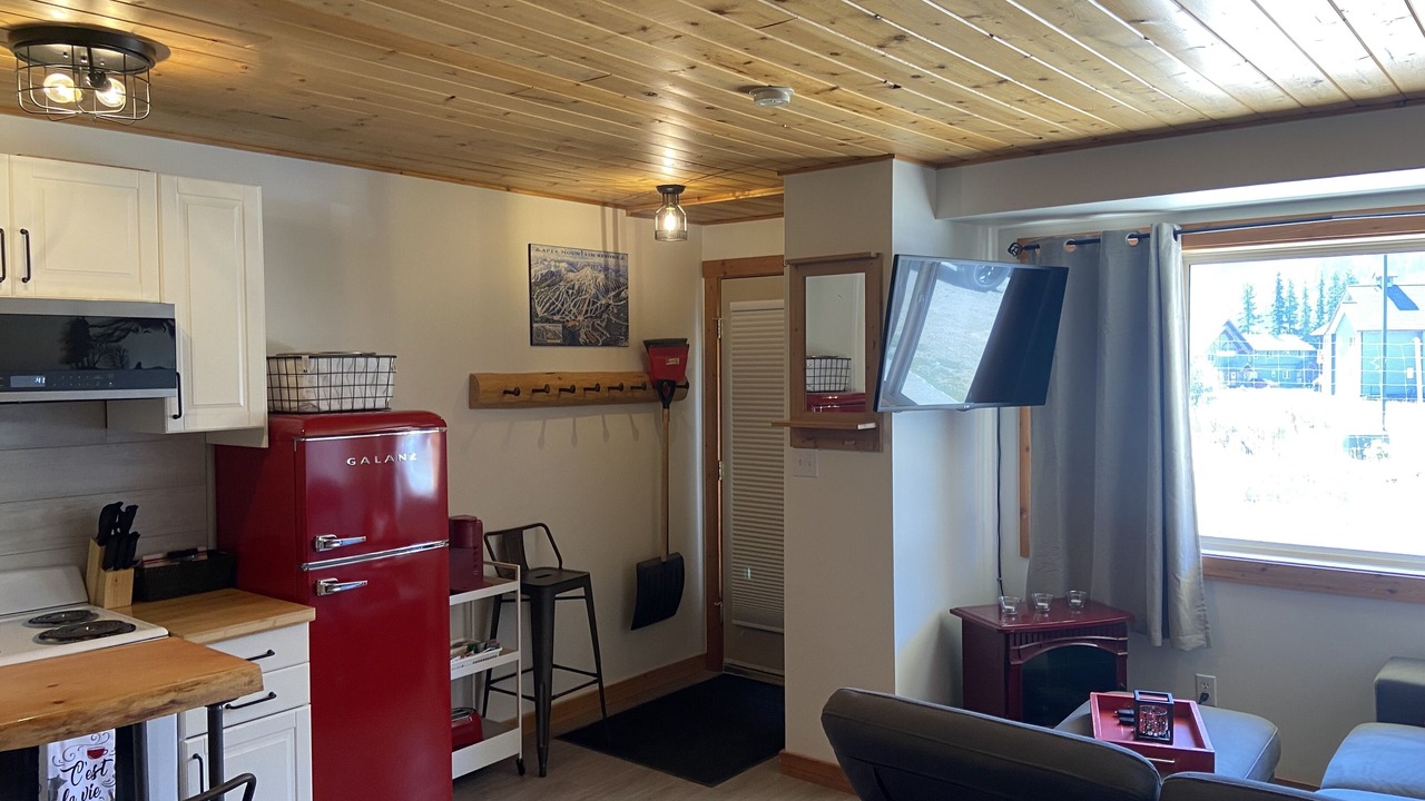 Photo of Livingroom in Apex Mountain