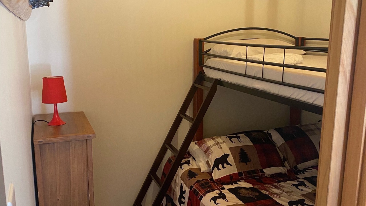 Photo of Bedroom in Apex Mountain