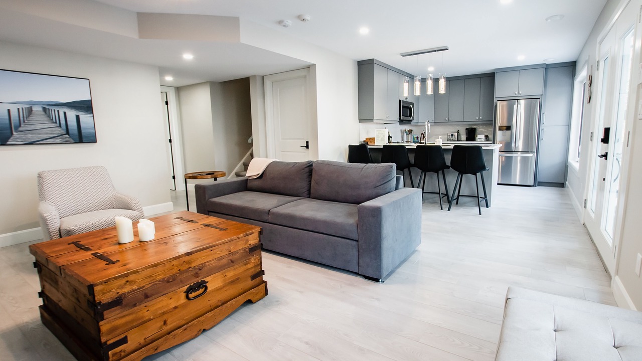 Photo of Livingroom in Grand Bend