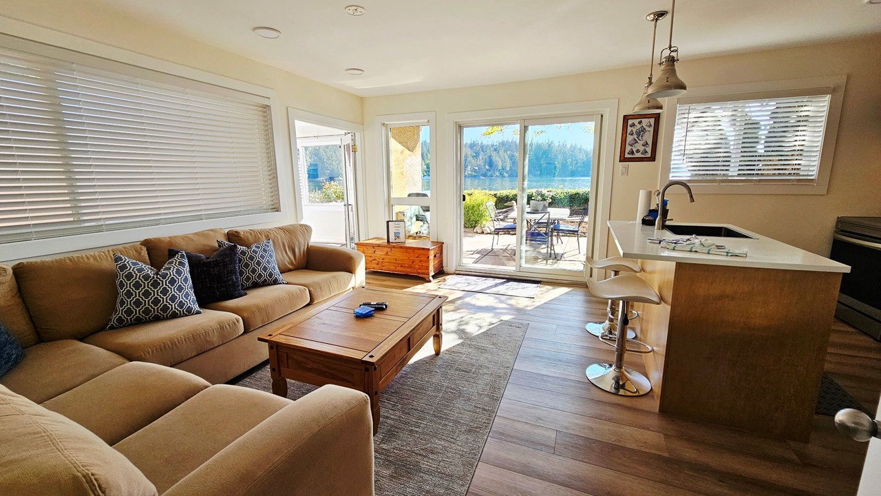 Photo of Livingroom in Sooke