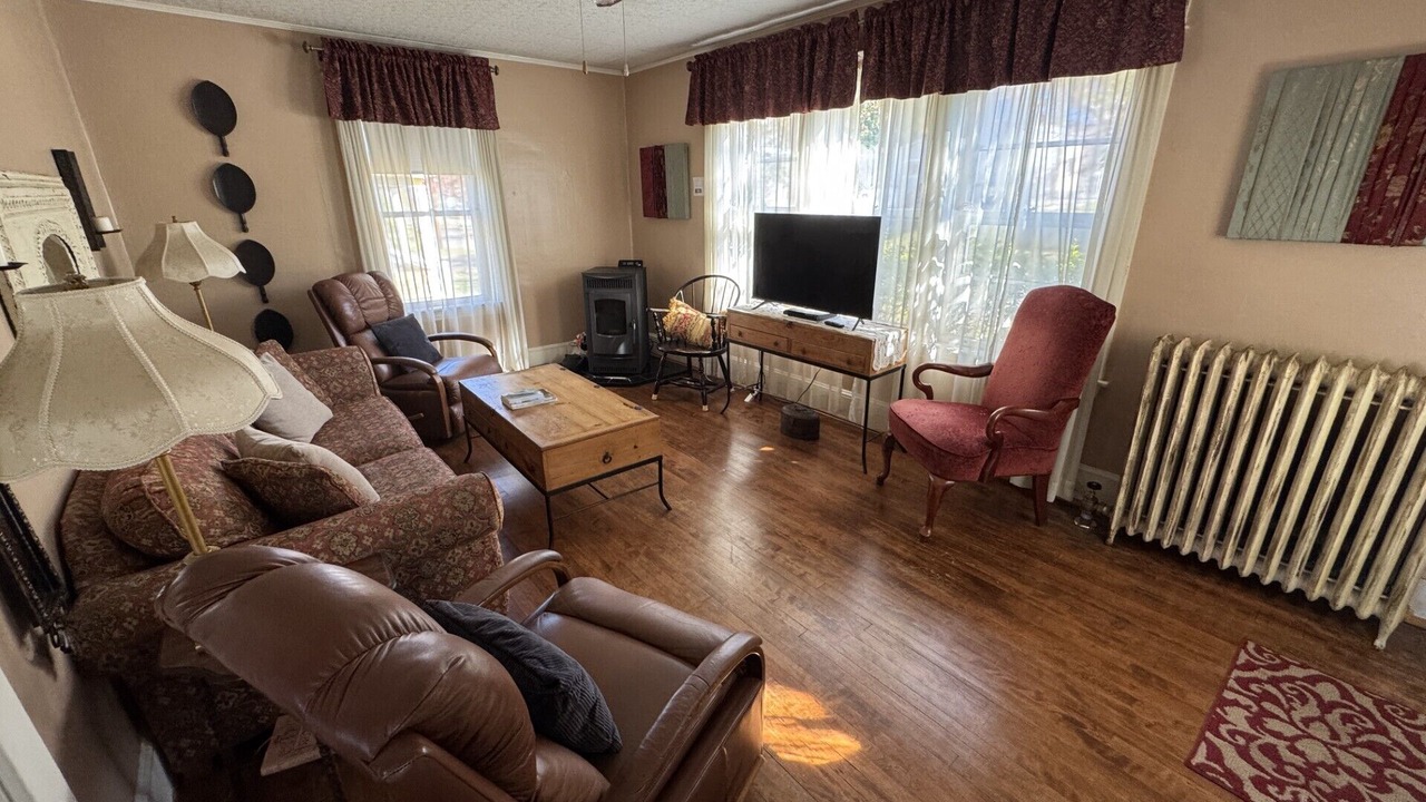 Photo of Livingroom in Millinocket