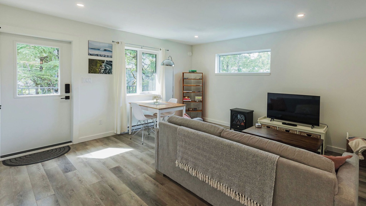 Photo of Livingroom in Ucluelet