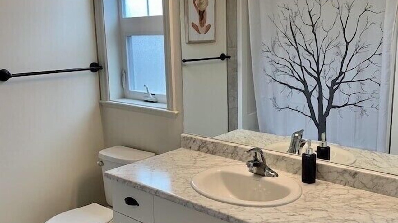 Photo of Bathroom in Okanagan-Similkameen