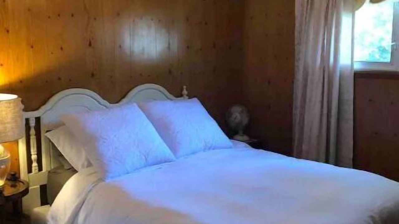 Photo of Bedroom in Okanagan-Similkameen