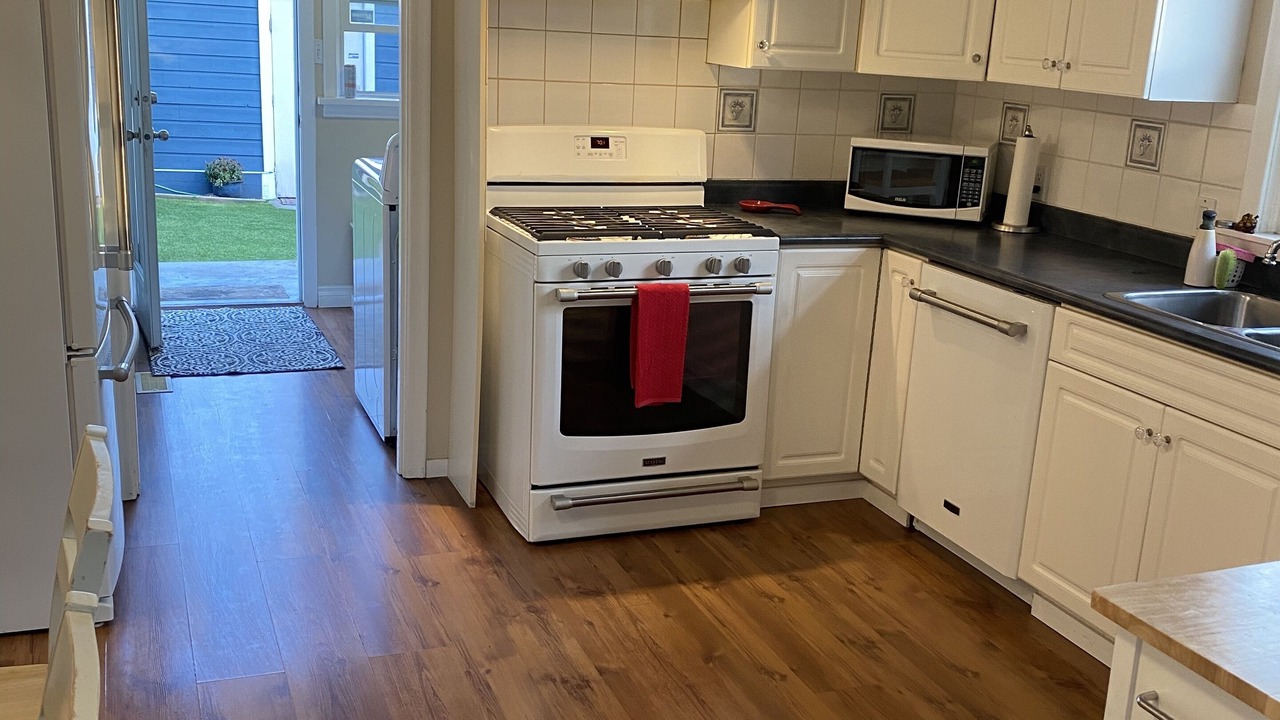 Photo of Kitchen in Okanagan-Similkameen