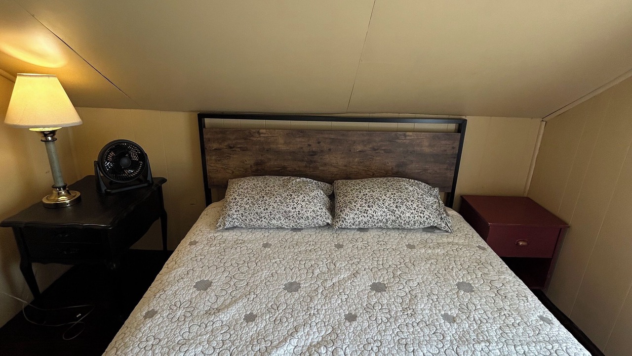 Photo of Bedroom in Youbou