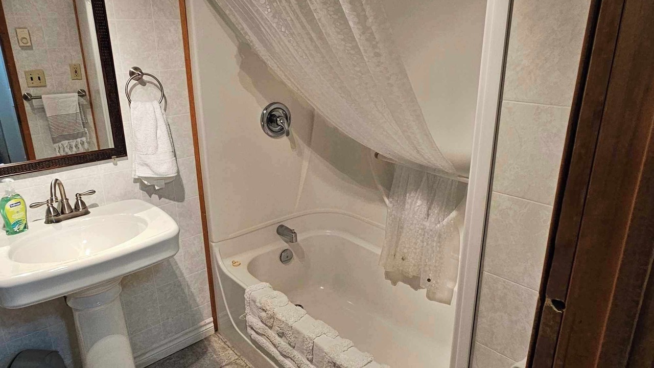 Photo of Bathroom in Picton