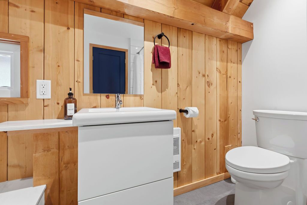 Photo of Bathroom in Ucluelet