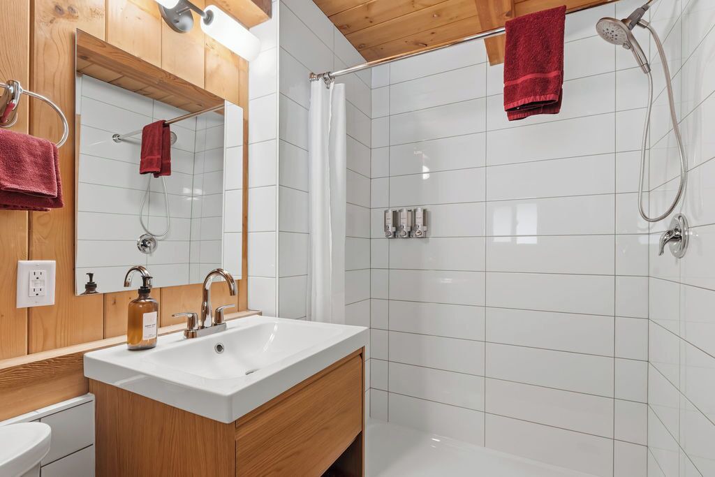 Photo of Bathroom in Ucluelet