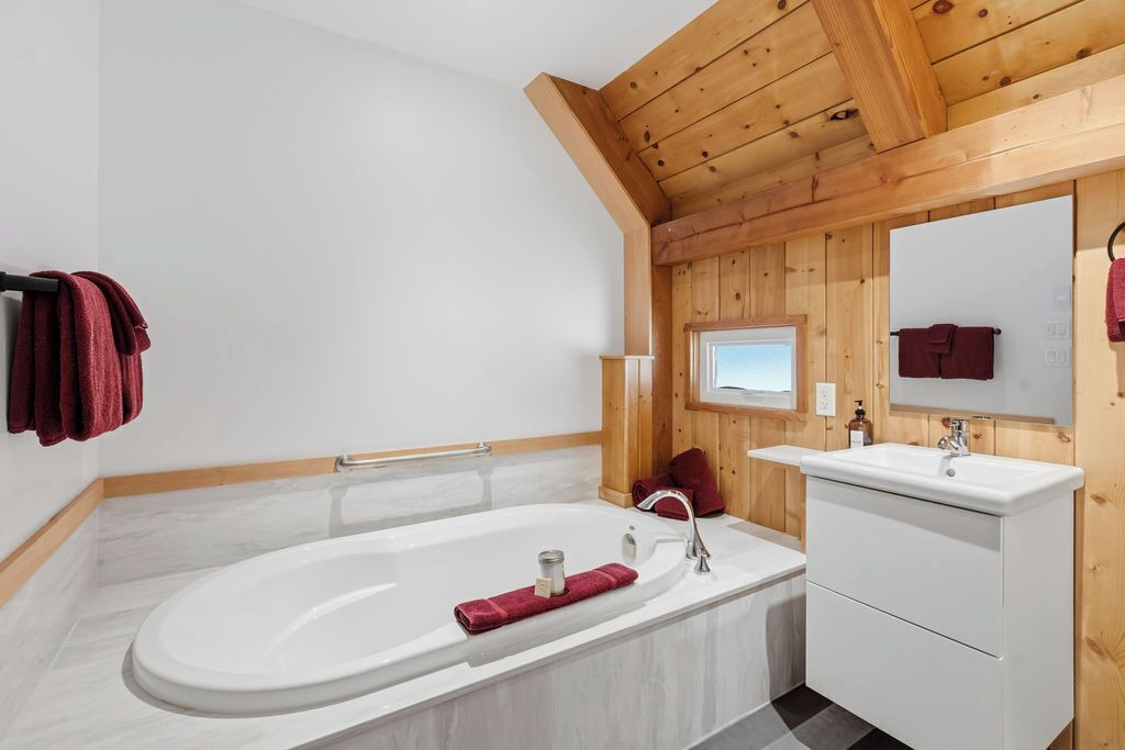 Photo of Bathroom in Ucluelet