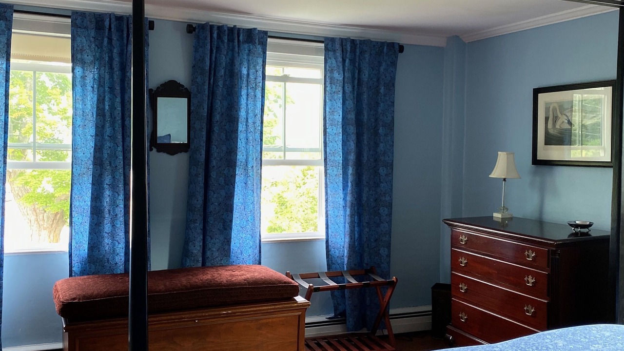 Photo of Bedroom in Round Pond