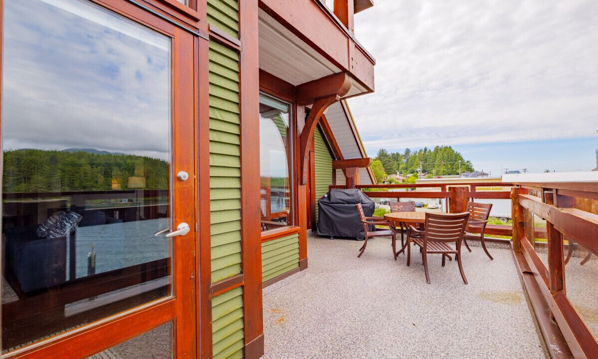 Photo of Patio Balcony in Ucluelet