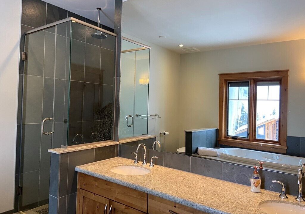 Photo of Bathroom in Golden