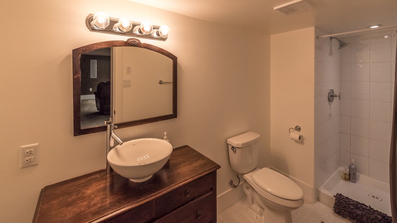 Photo of Bathroom in Okanagan-Similkameen