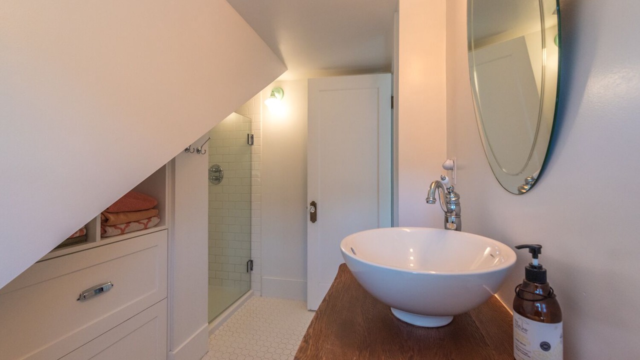 Photo of Bathroom in Okanagan-Similkameen