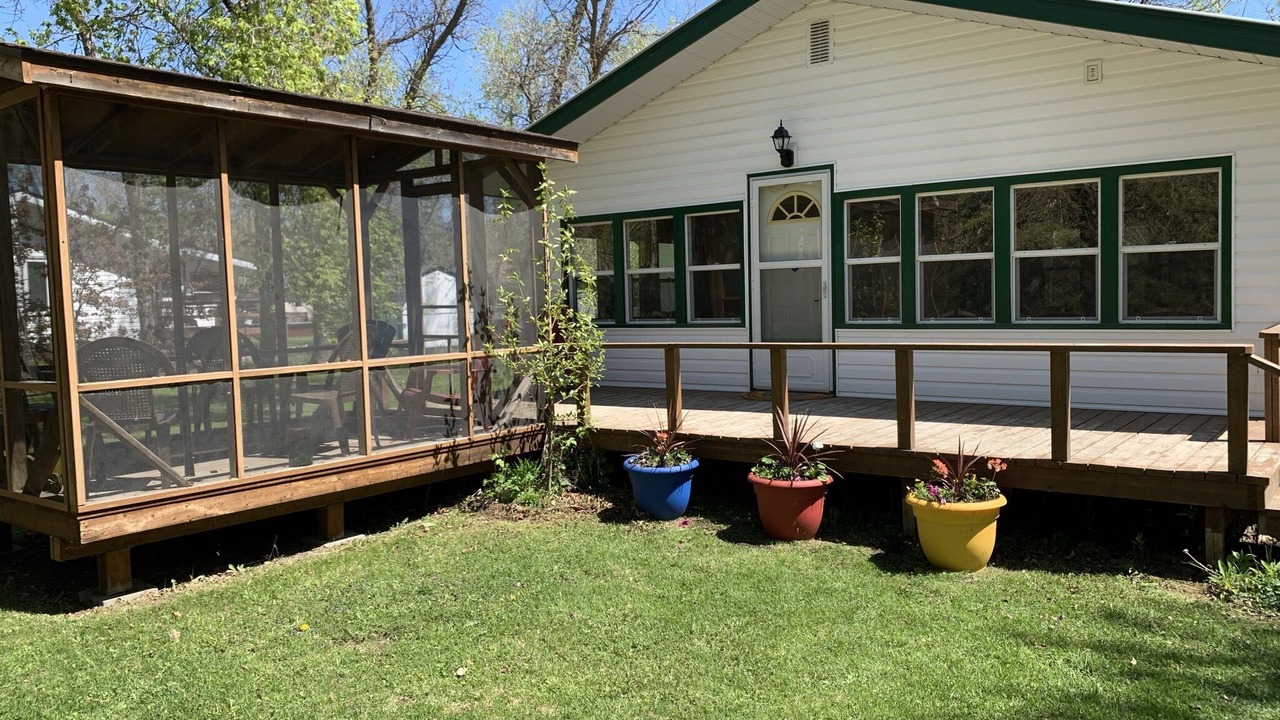 Photo of Patio Balcony in Winnipeg Beach