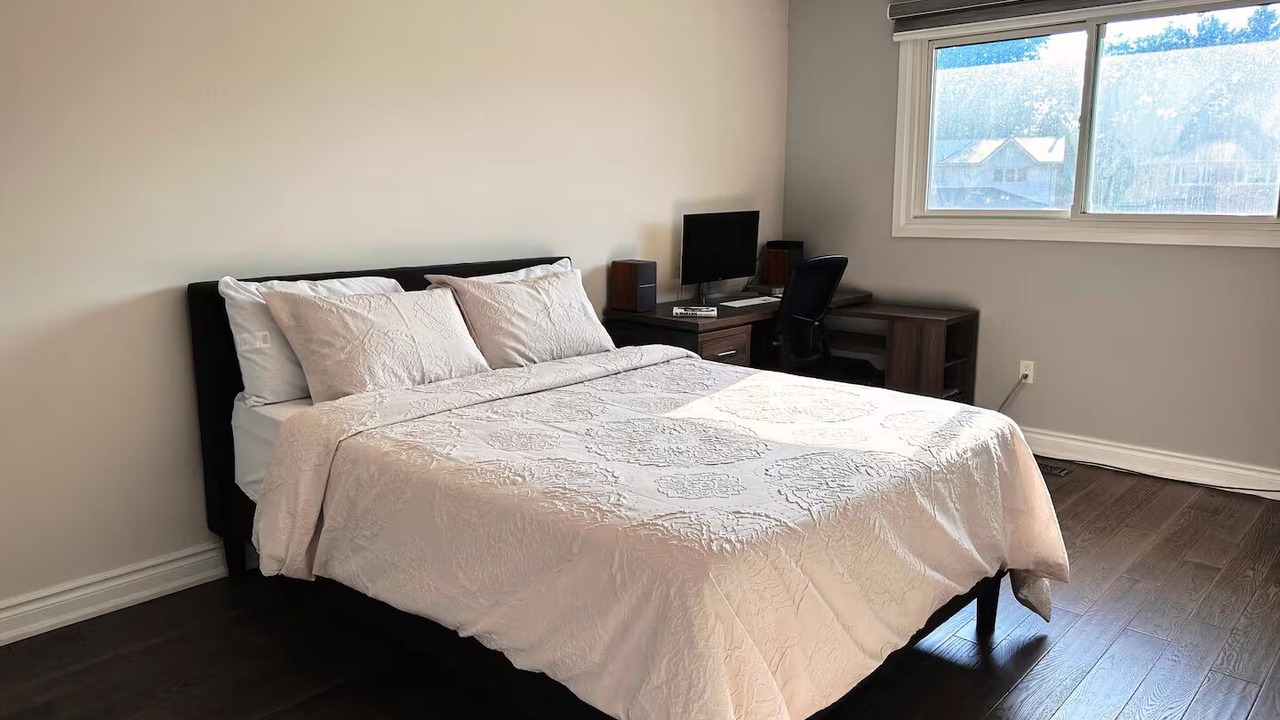 Photo of Bedroom in Newmarket