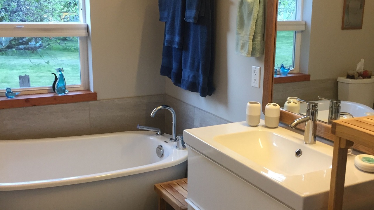Photo of Bathroom in Courtenay