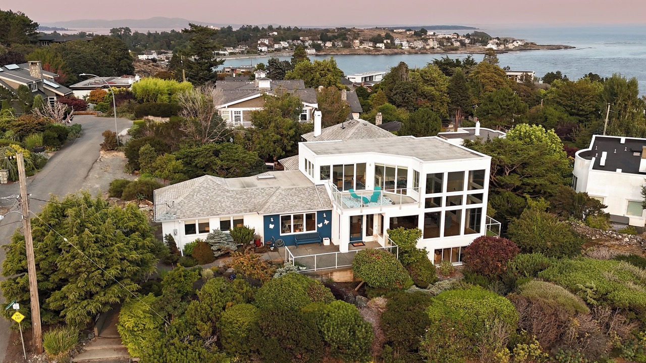 Photo of Outdoor in Oak Bay
