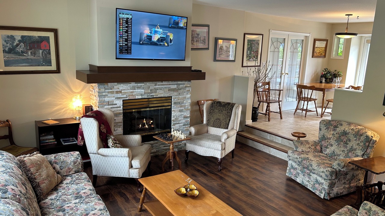 Photo of Livingroom in Okanagan-Similkameen
