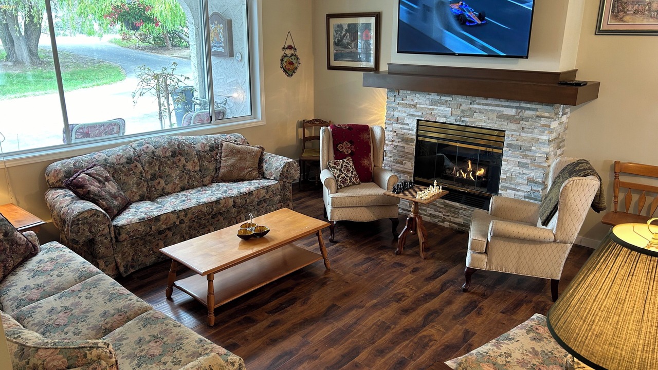 Photo of Livingroom in Okanagan-Similkameen