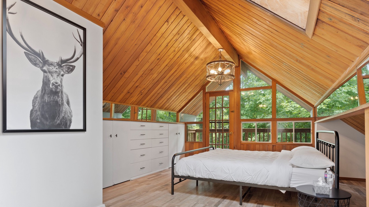 Photo of Bedroom in Gravenhurst