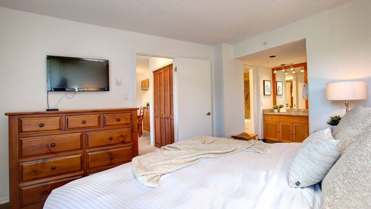 Photo of Bedroom in Upper Village