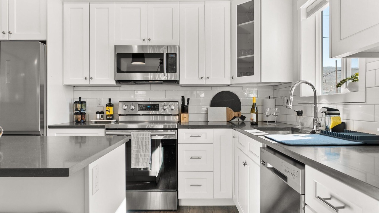 Photo of Kitchen in Okanagan-Similkameen