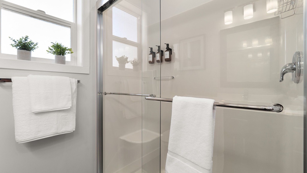 Photo of Bathroom in Okanagan-Similkameen