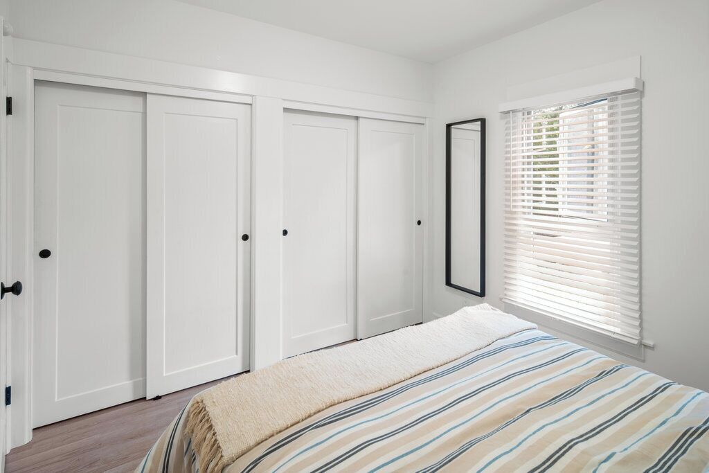 Photo of Bedroom in James Bay