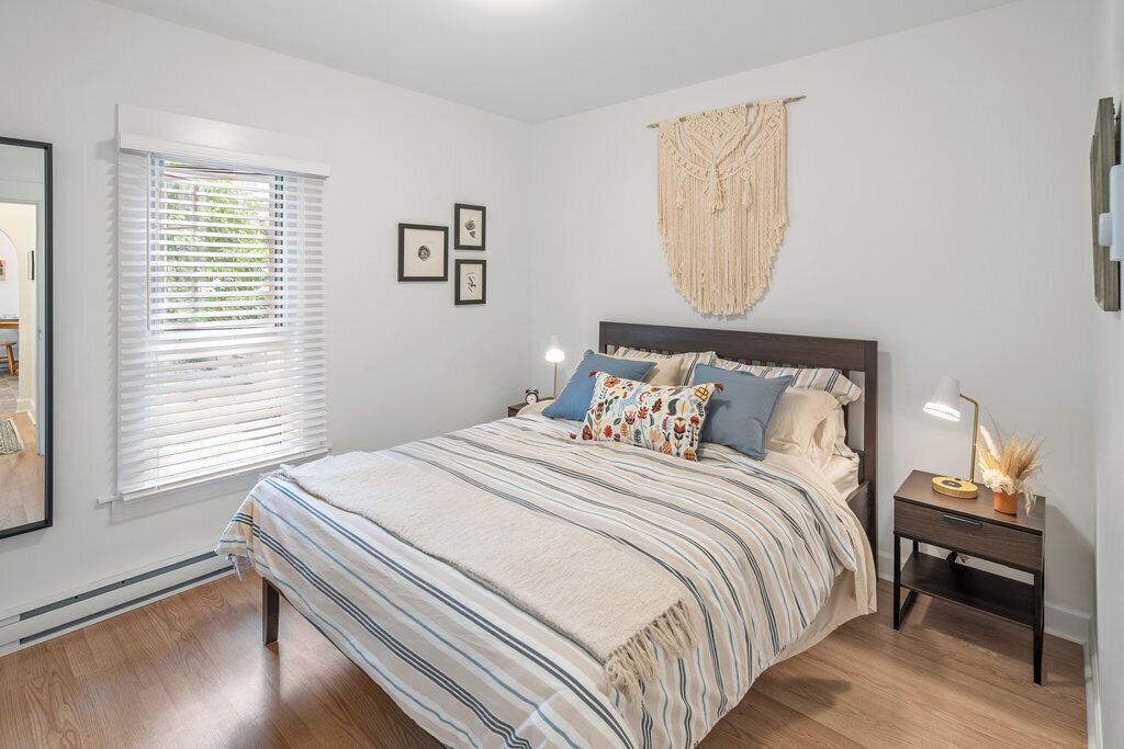 Photo of Bedroom in James Bay