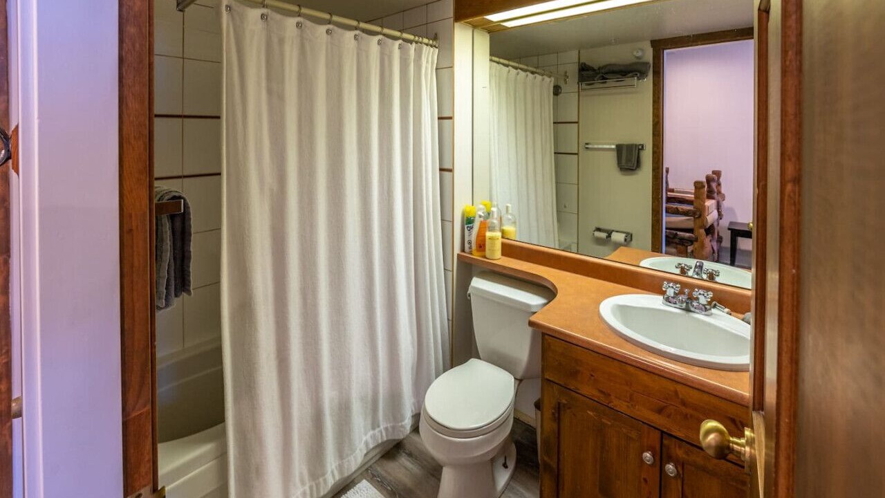 Photo of Bathroom in Okanagan-Similkameen